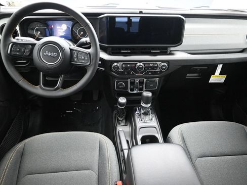 Used 2025 Jeep Gladiator Sport AWD/4WD image 16