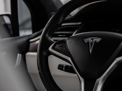 Used 2017 Tesla Model X 75D AWD/4WD image 20