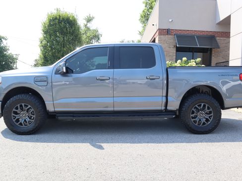 Used 2023 Ford F150 Lightning Platinum AWD/4WD image 10