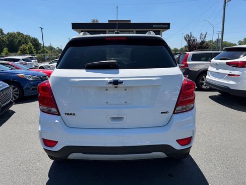 Used 2022 Chevrolet Trax LT w/ Redline Edition AWD/4WD image 5