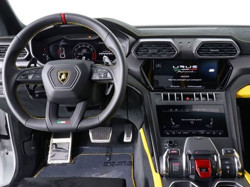 Used 2024 Lamborghini Urus Performante image 26