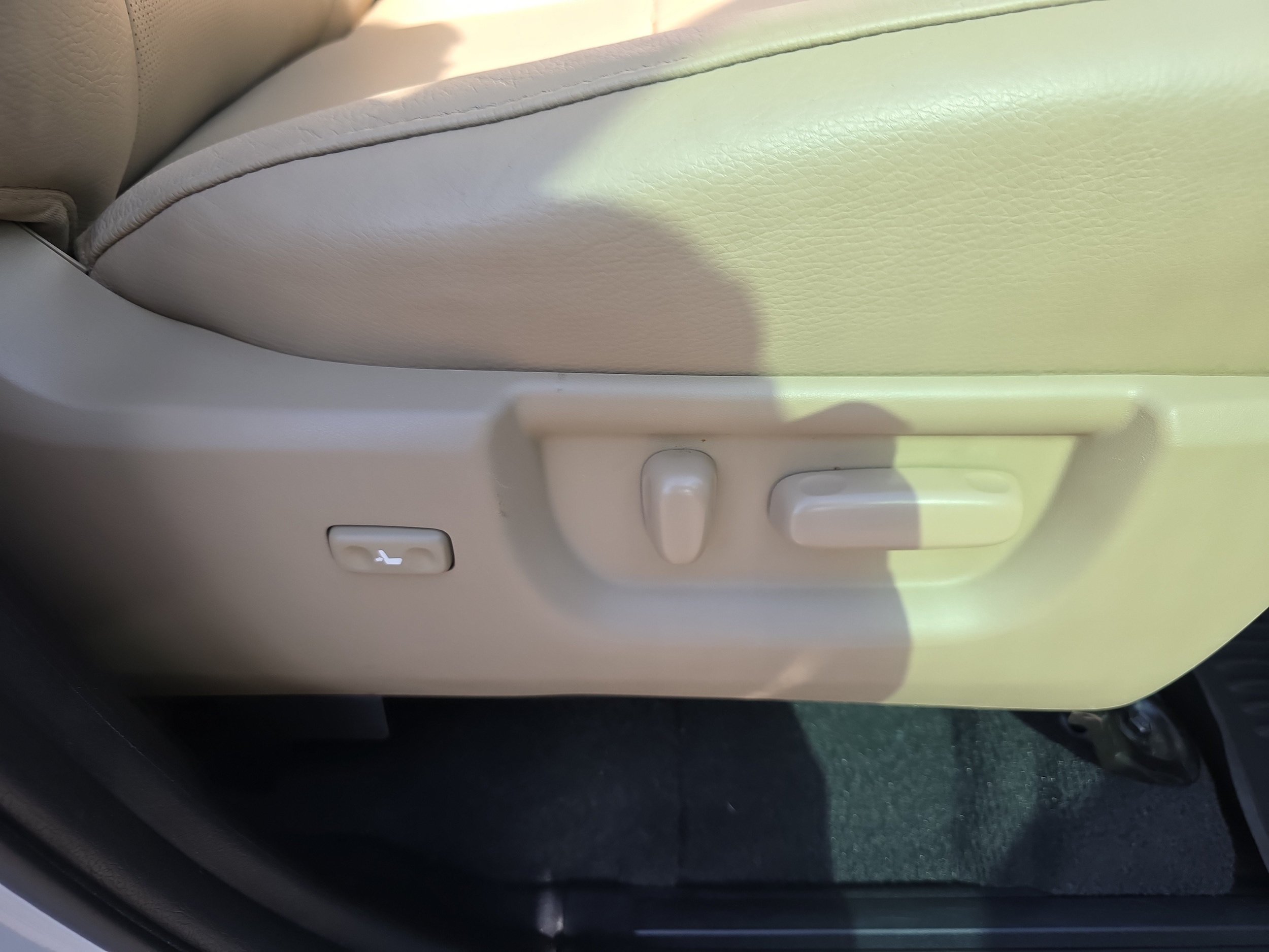 Used 2019 Toyota Sequoia Platinum w/ Carpet Mat Package (TMS) AWD/4WD image 26