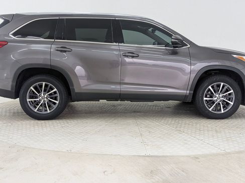 Used 2019 Toyota Highlander XLE image 8