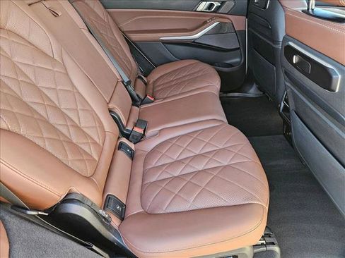 Used 2025 BMW X7 xDrive40i w/ Premium Package image 19