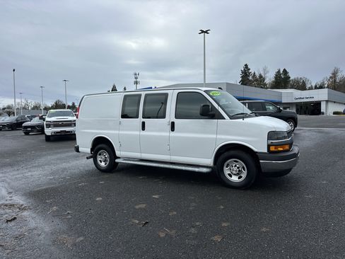 Used 2024 Chevrolet Express 2500 Work Van w/ Driver Convenience Package image 7