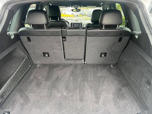 Used 2018 Porsche Cayenne Platinum Edition image 16