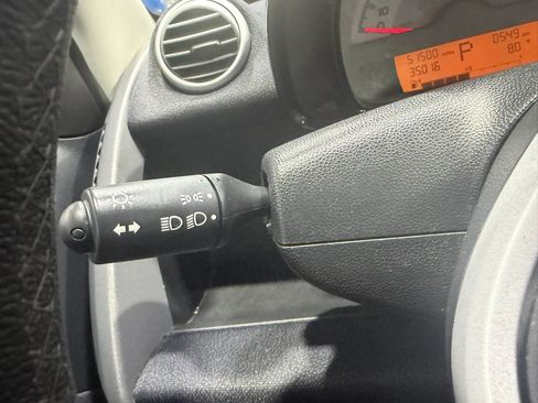 Used 2015 smart fortwo pure RWD image 17