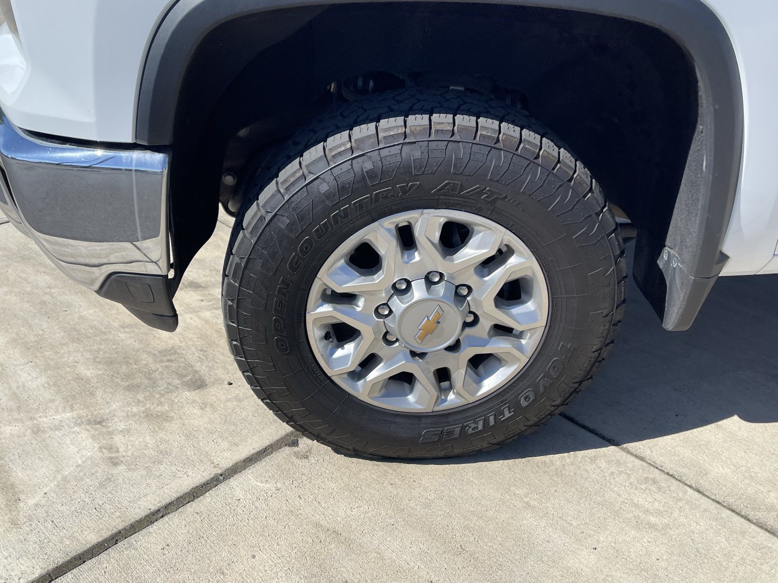 Used 2024 Chevrolet Silverado 2500 LT w/ All Star Edition AWD/4WD image 9