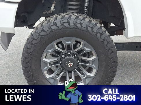 Used 2022 Ford F250 Lariat w/ Black Appearance Package image 26