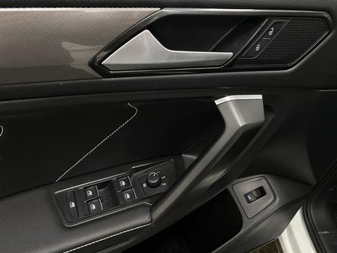 Used 2022 Volkswagen Tiguan SE image 30