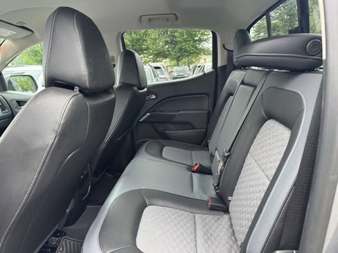 Used 2022 Chevrolet Colorado Z71 AWD/4WD image 14
