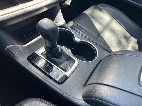 Used 2019 Toyota Highlander LE FWD image 22