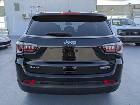 Used 2023 Jeep Compass Latitude w/ Sun and Sound Group AWD/4WD image 4