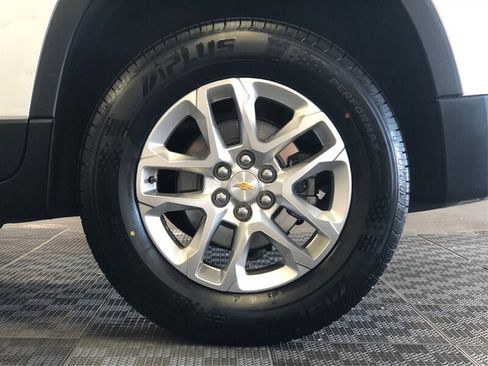 Used 2018 Chevrolet Traverse LT FWD image 18