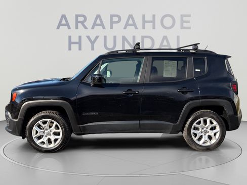 Used 2017 Jeep Renegade Latitude AWD/4WD image 2