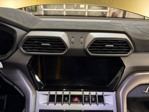 Used 2024 Lamborghini Urus Performante image 27