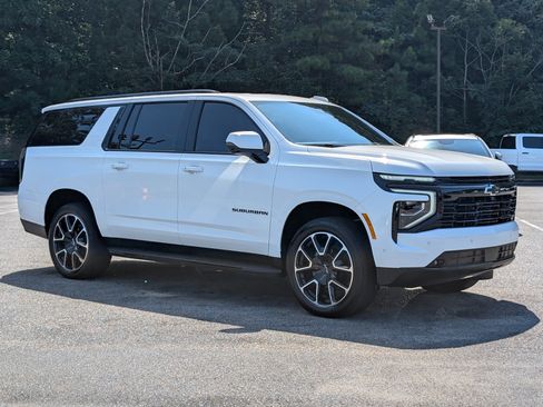 Used 2026 Chevrolet Suburban RST w/ Comfort Package AWD/4WD image 11