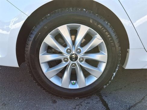 Used 2017 Kia Optima EX w/ Premium Package image 26