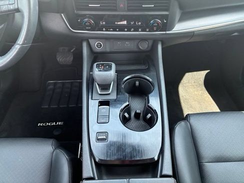Certified 2023 Nissan Rogue SV w/ SV Premium B Package FWD image 12