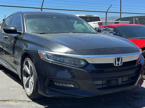 Used 2018 Honda Accord Touring image 2