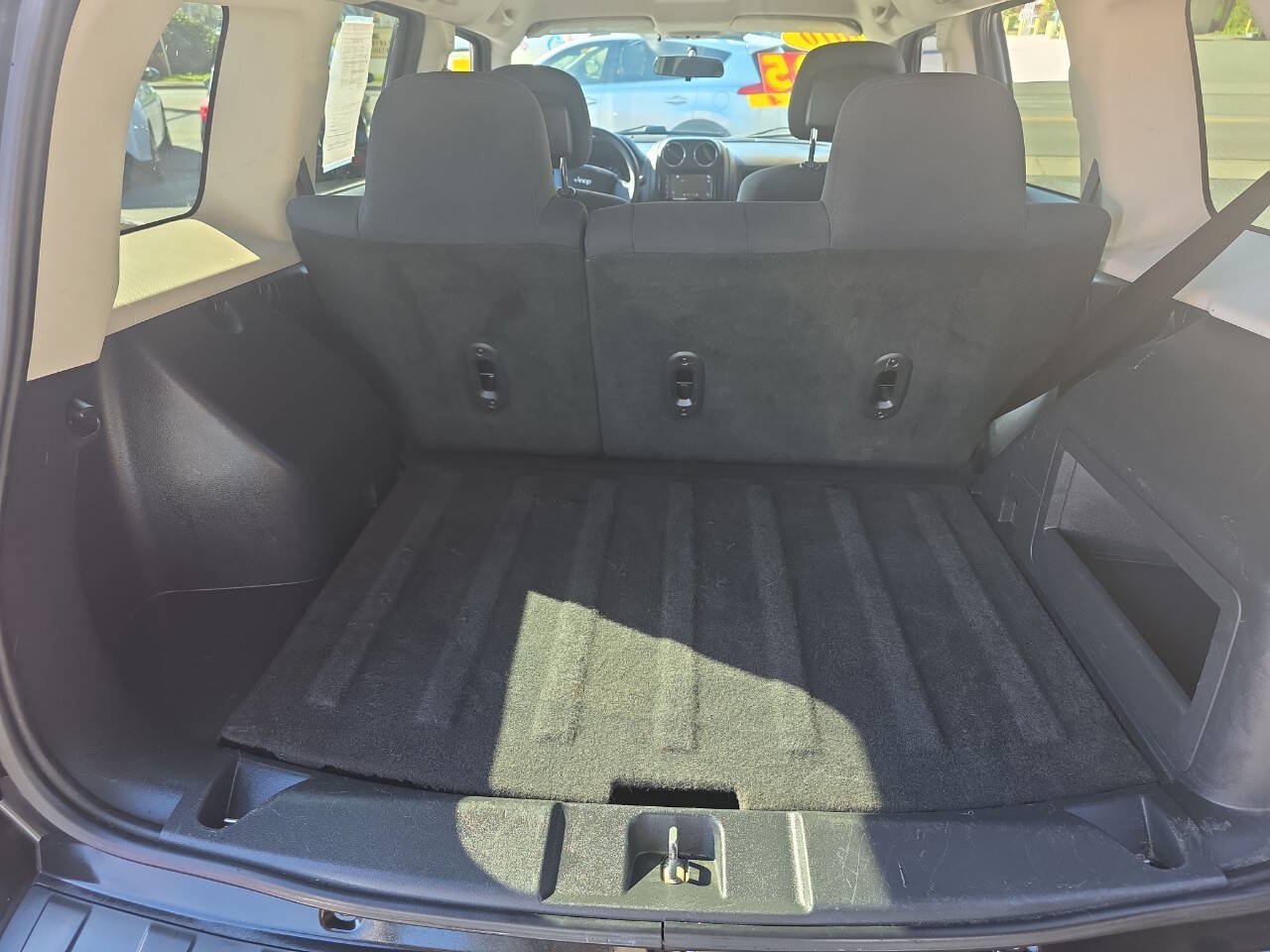 Used 2010 Jeep Patriot Sport AWD/4WD image 14