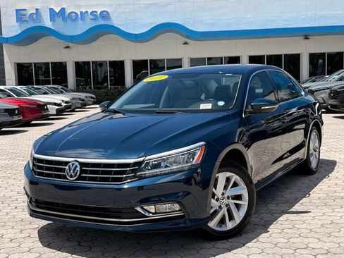 Used 2018 Volkswagen Passat 2.0T SE w/ SE Lighting Package FWD image 2