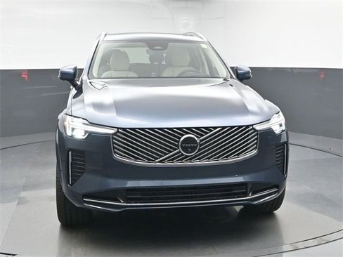 New 2026 Volvo XC90 B6 Ultra image 2