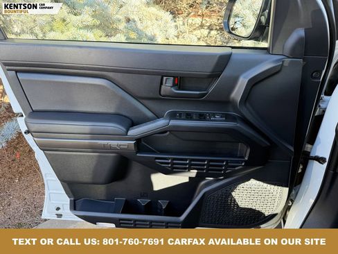 Used 2025 Toyota 4Runner TRD Off-Road image 17