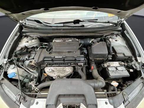 Used 2010 Hyundai Elantra SE FWD image 26