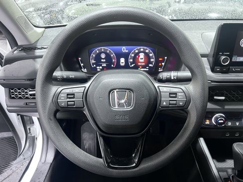 Used 2023 Honda Accord EX image 11
