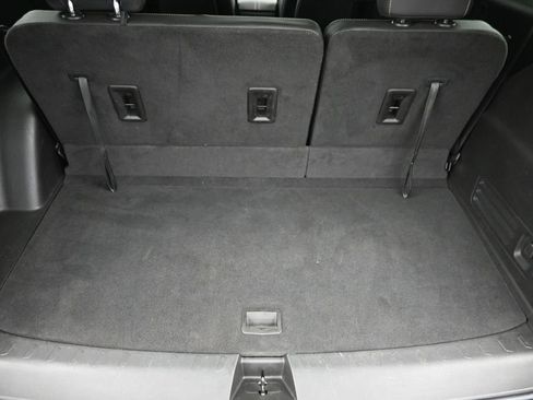 Used 2023 Chevrolet Traverse LT w/ LT Premium Package AWD/4WD image 12