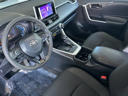 Certified 2024 Toyota RAV4 LE AWD/4WD image 10