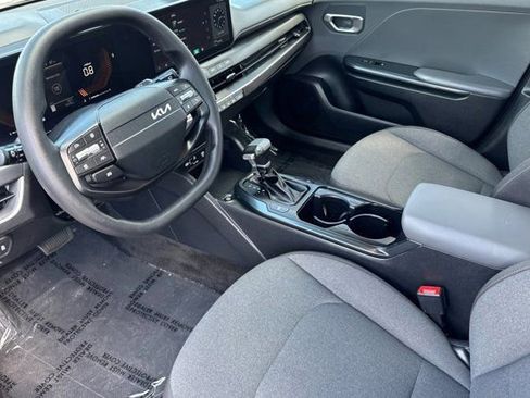 Used 2025 Kia K4 LXS image 11