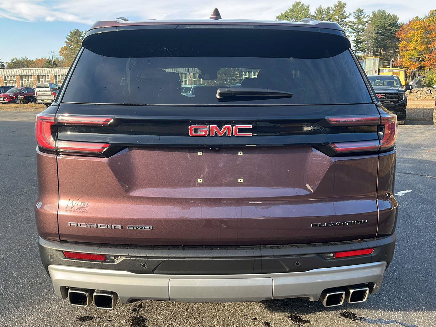 Used 2024 GMC Acadia Elevation w/ Luxury Package AWD/4WD image 4