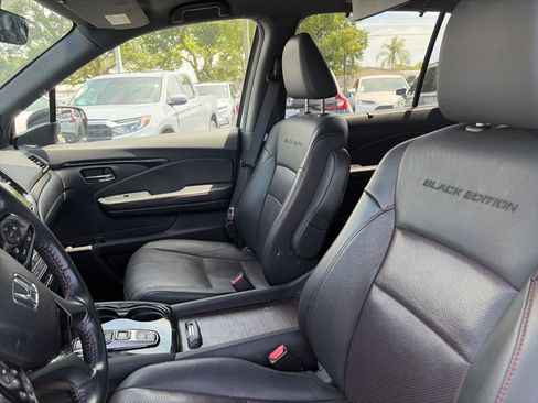 Used 2021 Honda Pilot Black Edition image 13