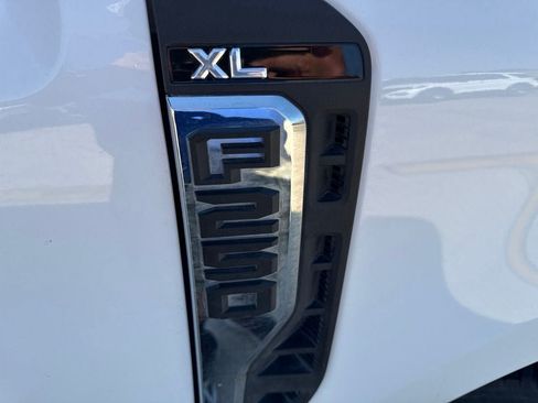 Used 2023 Ford F250 XL w/ FX4 Off-Road Package AWD/4WD image 16