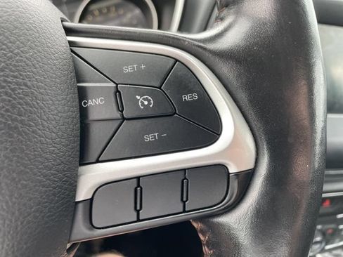 Used 2020 Jeep Compass Latitude FWD image 21