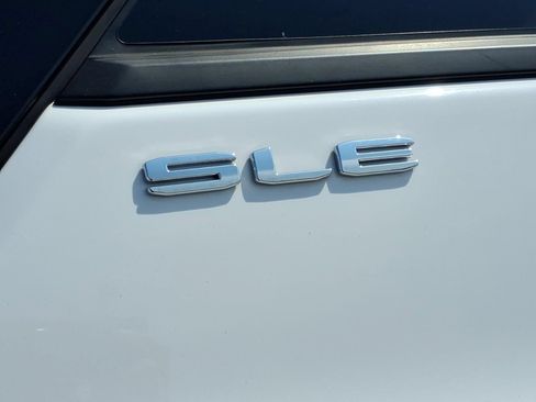 Used 2024 GMC Terrain SLE FWD image 14