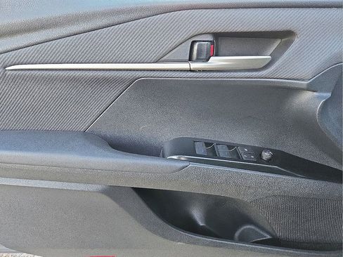 Used 2025 Toyota Camry SE image 22