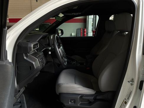 Used 2025 Toyota Tacoma SR5 AWD/4WD image 11