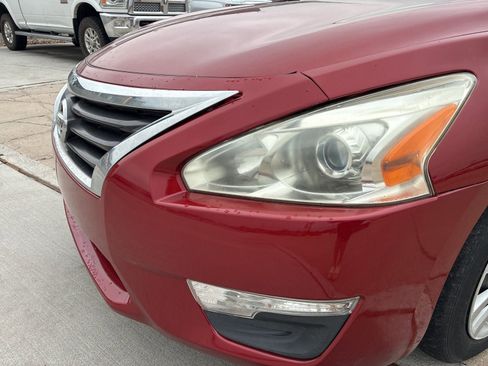Used 2013 Nissan Altima 2.5 S FWD image 10