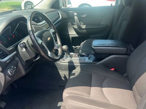 Used 2017 Chevrolet Traverse LT w/ Style and Technology Package AWD/4WD image 11