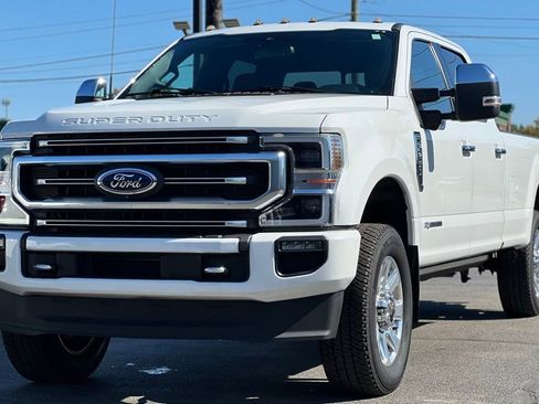 Used 2022 Ford F250 Platinum w/ FX4 Off-Road Package image 16