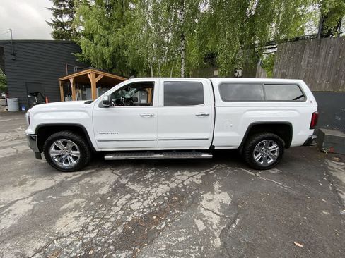 Used 2018 GMC Sierra 1500 SLT AWD/4WD image 3