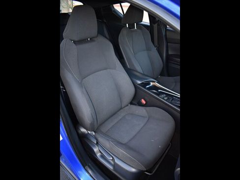 Used 2018 Toyota C-HR XLE image 32