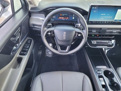 New 2025 Lincoln Corsair Premiere w/ Equipment Group 101A image 8