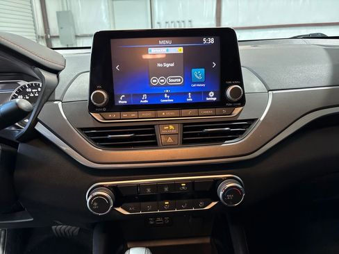 Used 2025 Nissan Altima 2.5 SR image 10