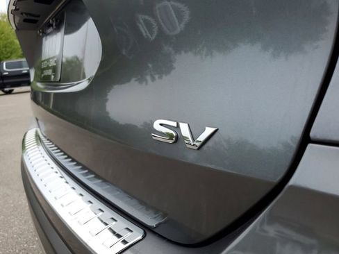 Used 2017 Nissan Rogue SV image 8