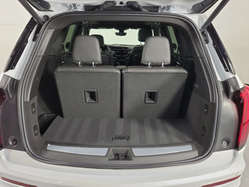 Certified 2023 Cadillac XT6 Premium Luxury w/ Technology Package FWD image 9
