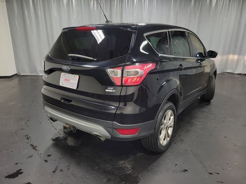Used 2017 Ford Escape SE image 8
